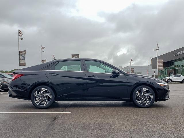 2025 Hyundai Elantra Limited photo 4