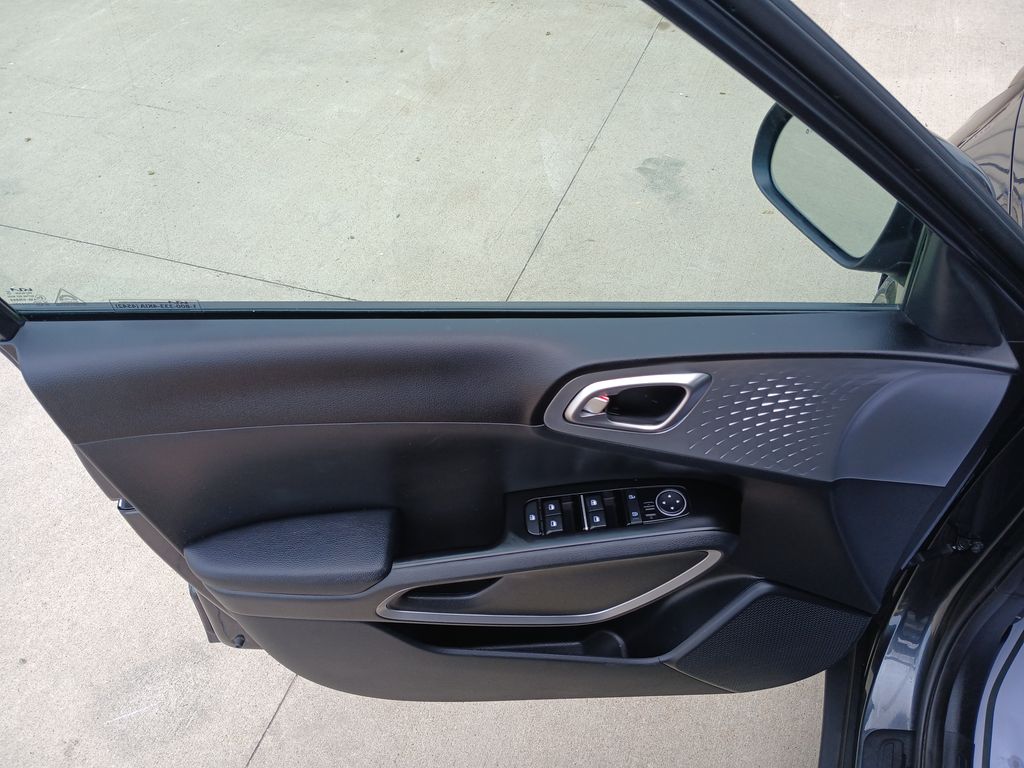2023 Kia Soul LX photo 22