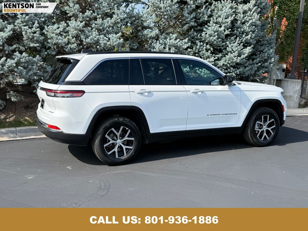 2024 Jeep Grand Cherokee Limited photo 9