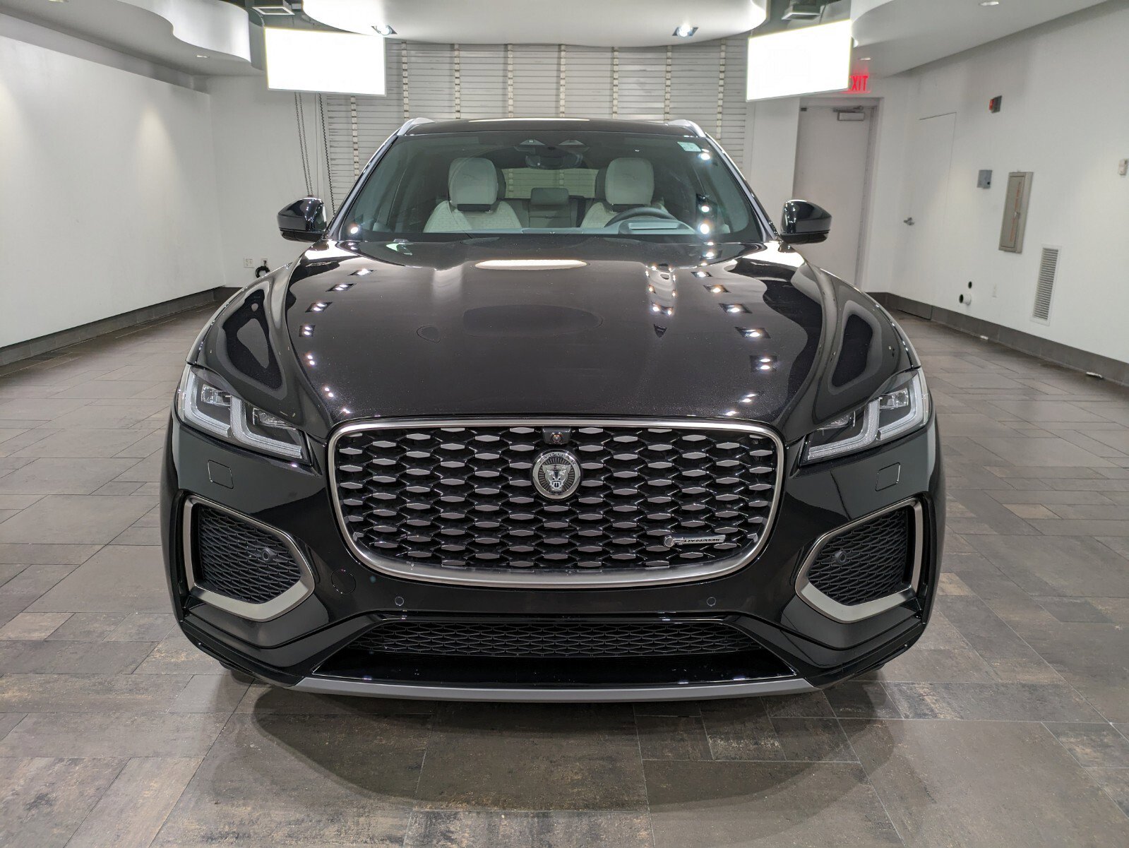 2025 Jaguar F-PACE R-Dynamic S P250 photo 2