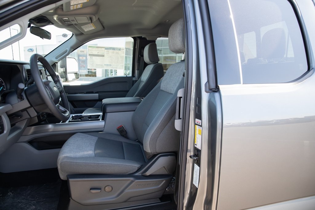 2025 Ford F-350 XLT photo 19