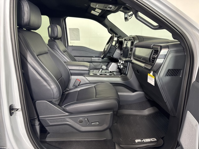 2025 Ford F-150 Lariat photo 4