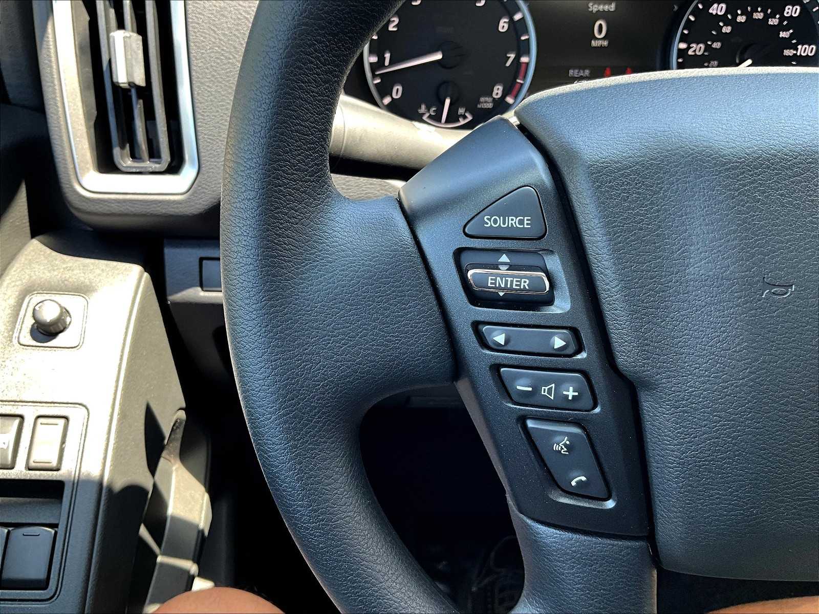 2025 Nissan Frontier SV photo 22