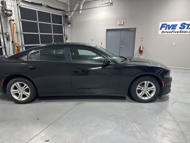 2019 Dodge Charger SXT photo 10