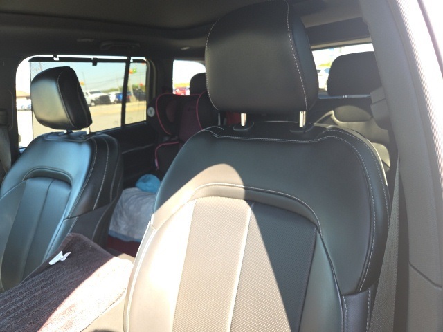 2025 Jeep Grand Cherokee Limited photo 4