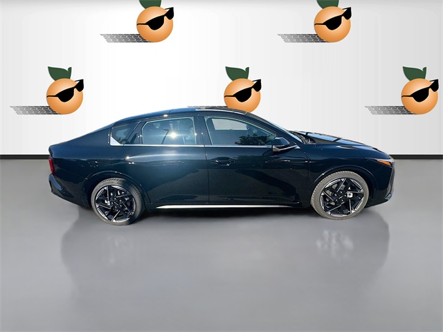2025 Kia K4 GT-Line photo 8