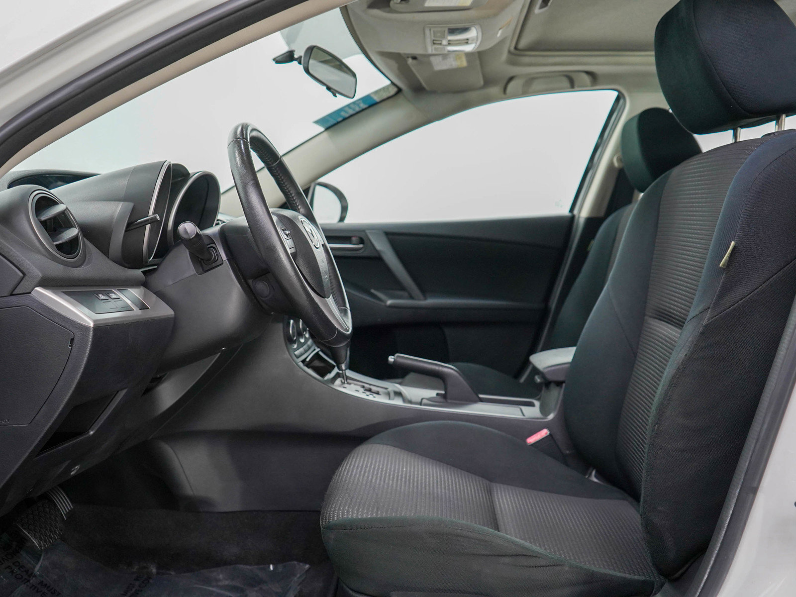 2013 Mazda Mazda3 Touring photo 17