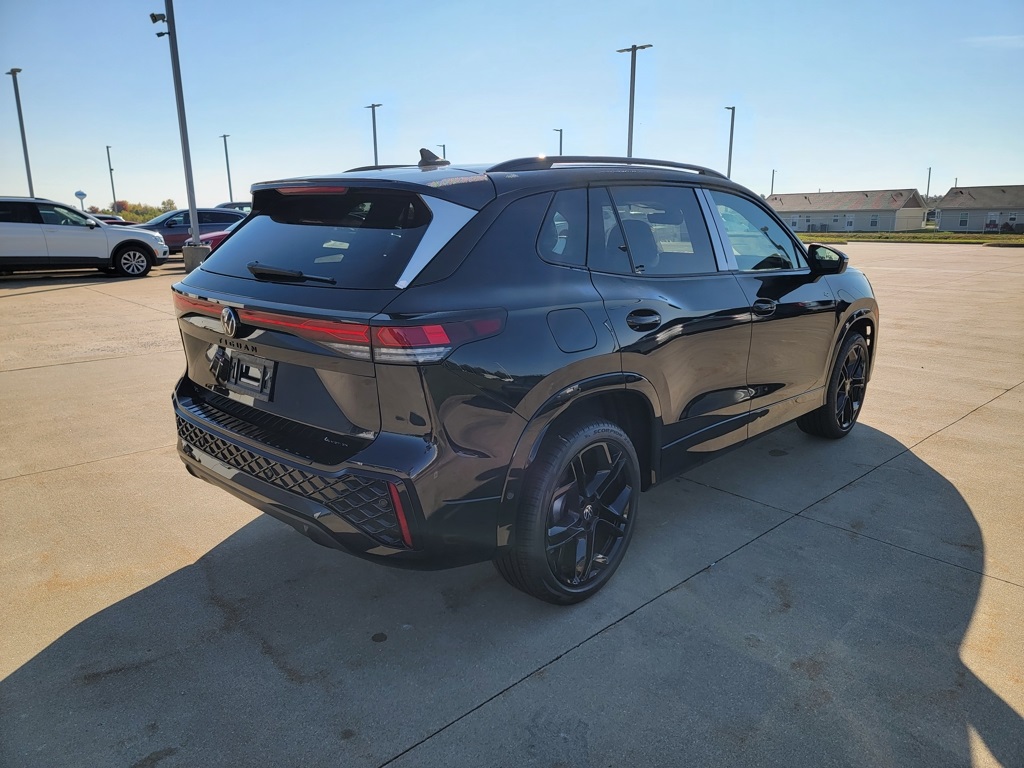 2026 Volkswagen Tiguan SE R-Line Black photo 3