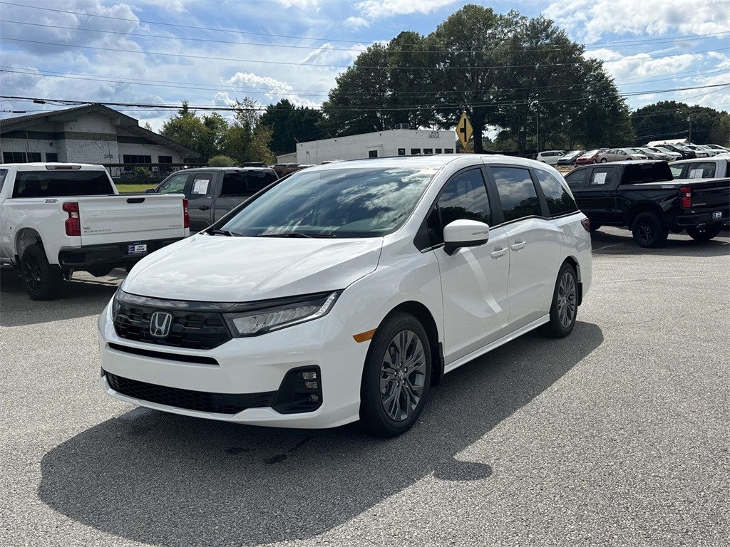 2026 Honda Odyssey Touring photo 3