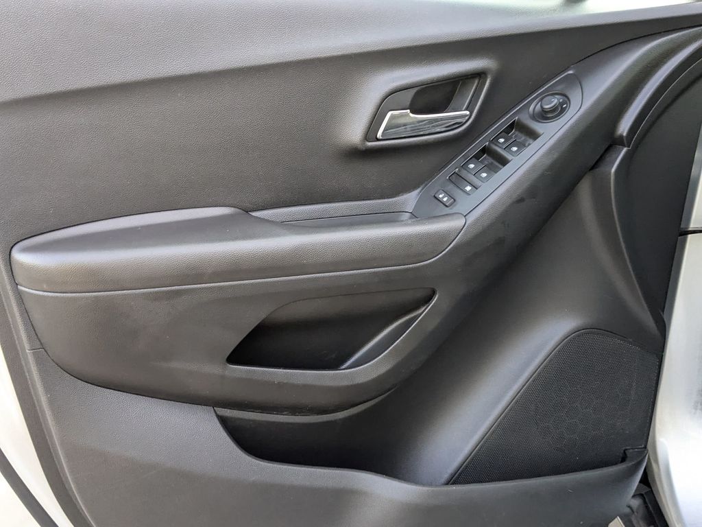 2019 Chevrolet Trax LT photo 12