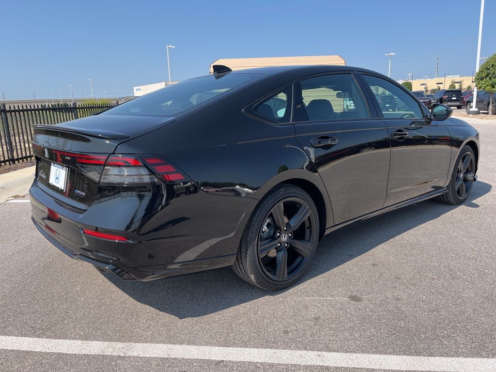 2025 Honda Accord Hybrid Sport-L photo 2