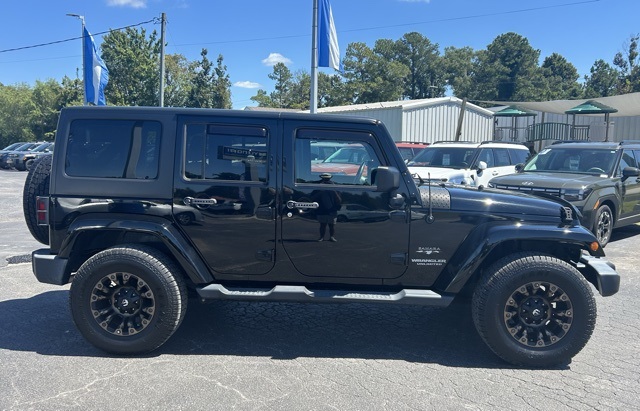 2017 Jeep Wrangler Unlimited Sahara photo 2