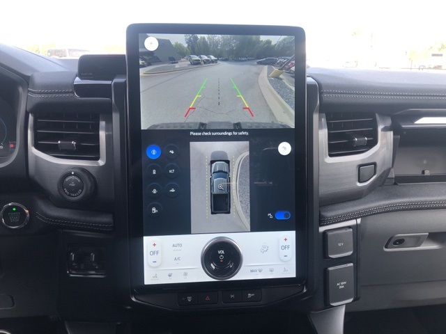 2025 Ford F-150 Lightning photo 17
