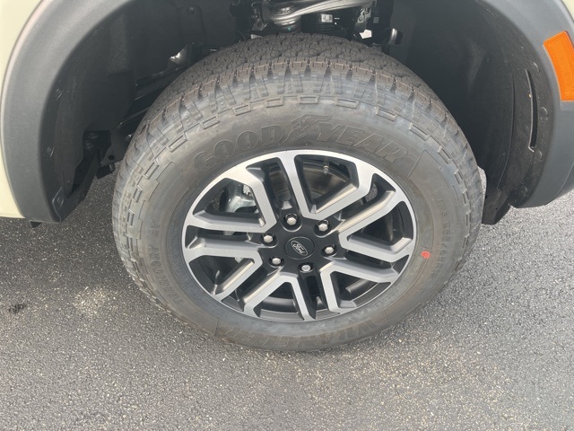 2025 Ford Ranger Lariat photo 2