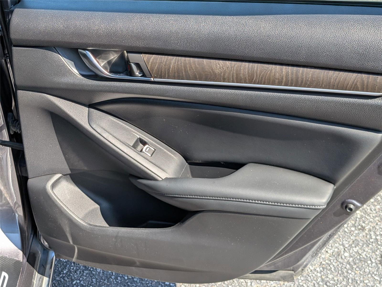 2022 Honda Accord Hybrid EX-L photo 31