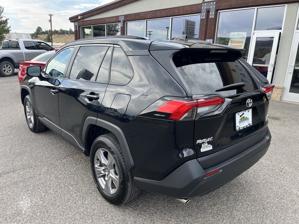 2024 Toyota RAV4 XLE photo 2