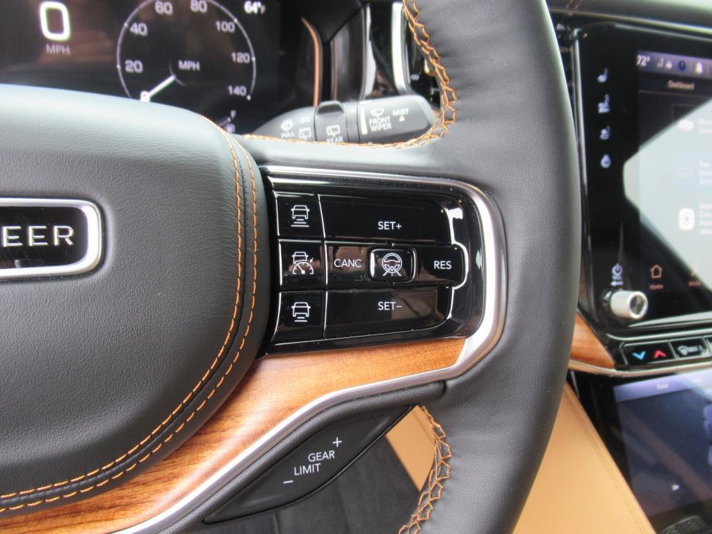2024 Jeep Grand Wagoneer III photo 18