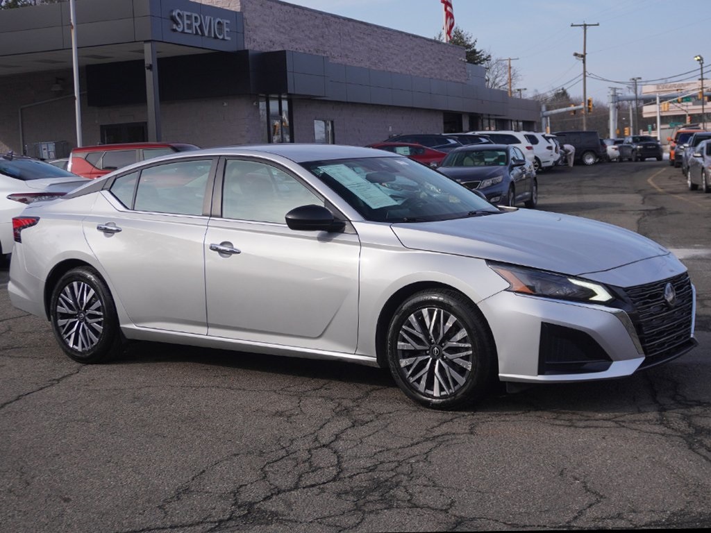 Used 2024 Nissan Altima SV with VIN 1N4BL4DV5RN339209 for sale in Riverdale, NJ