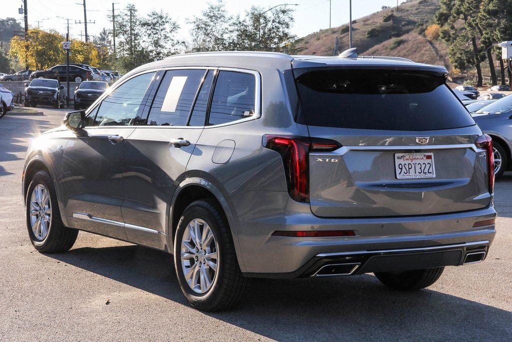 2025 Cadillac XT6 Luxury photo 4