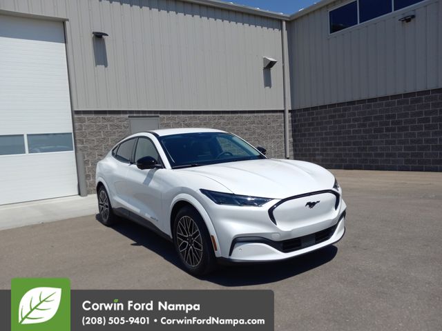 New 2025 Star White Metallic Tri-Coat Ford Premium image 1