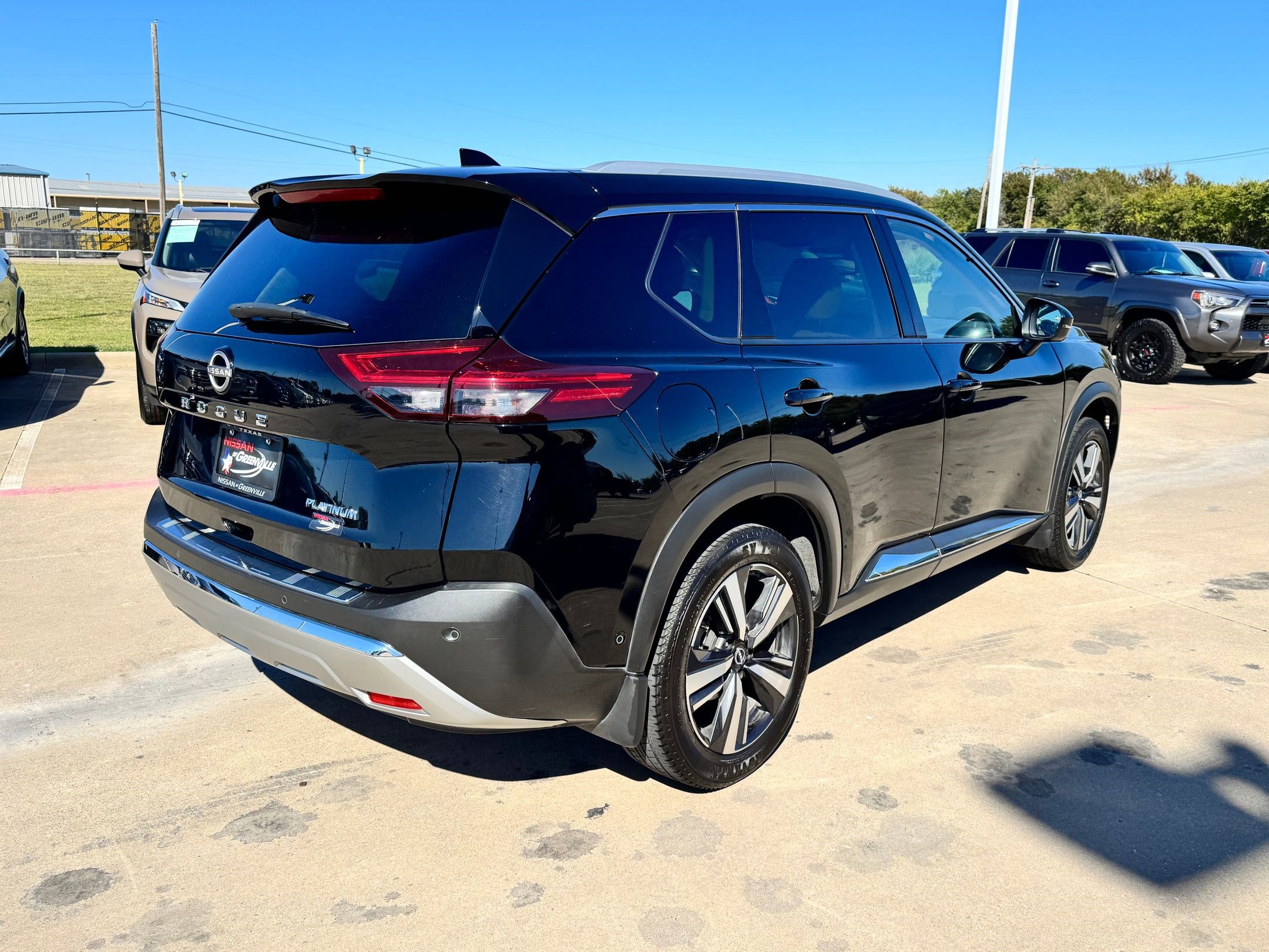 2023 Nissan Rogue Platinum photo 5