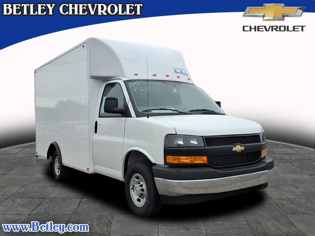 2025 Chevrolet Express Cutaway Base's photo