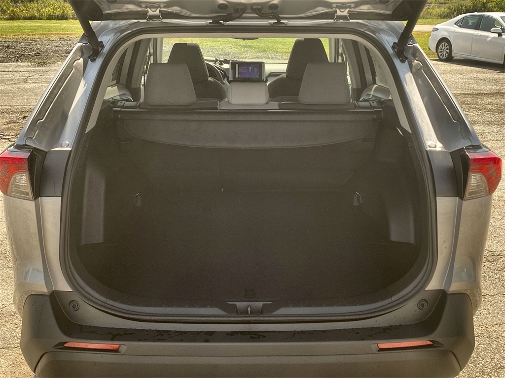 2025 Toyota RAV4 Hybrid XLE photo 20