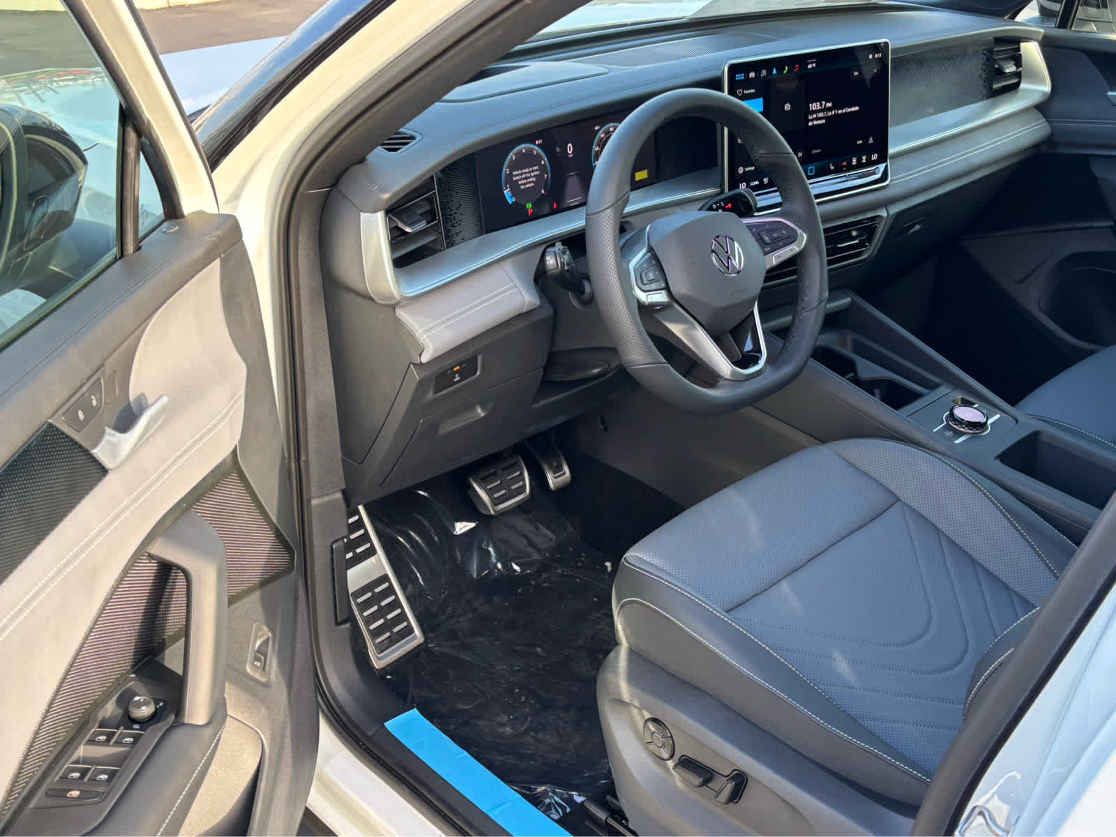 2025 Volkswagen Tiguan SE R-Line Black photo 7