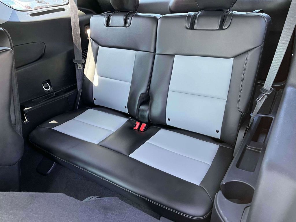 2024 Ford Explorer XLT photo 3