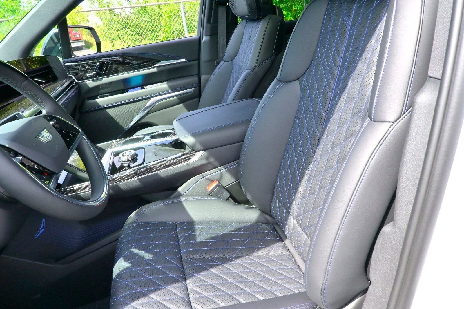 2025 Cadillac Escalade IQ Sport photo 19