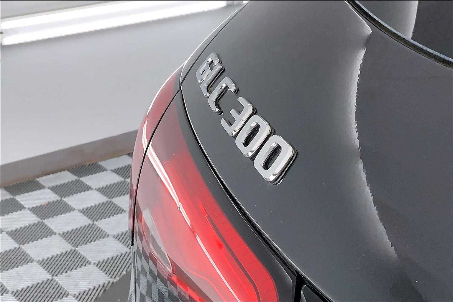 2026 Mercedes Benz GLC 300 4MATIC photo 7