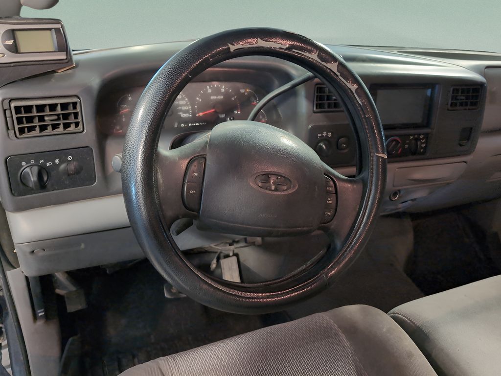 2004 Ford F-350 Lariat photo 11