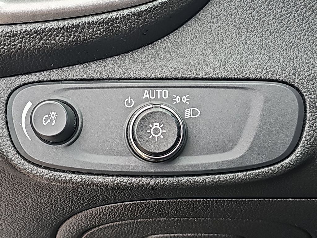 2022 Chevrolet Trax LS photo 25