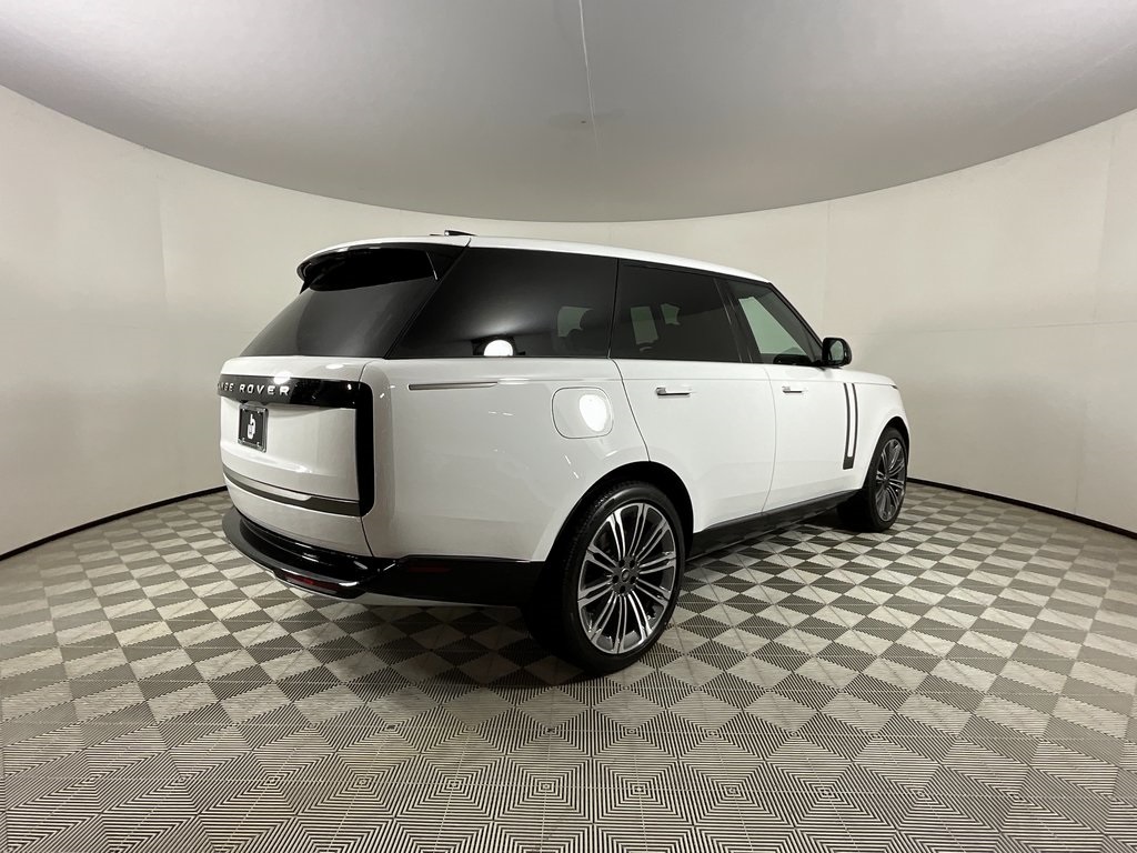 2025 Land Rover Range Rover SE photo 2