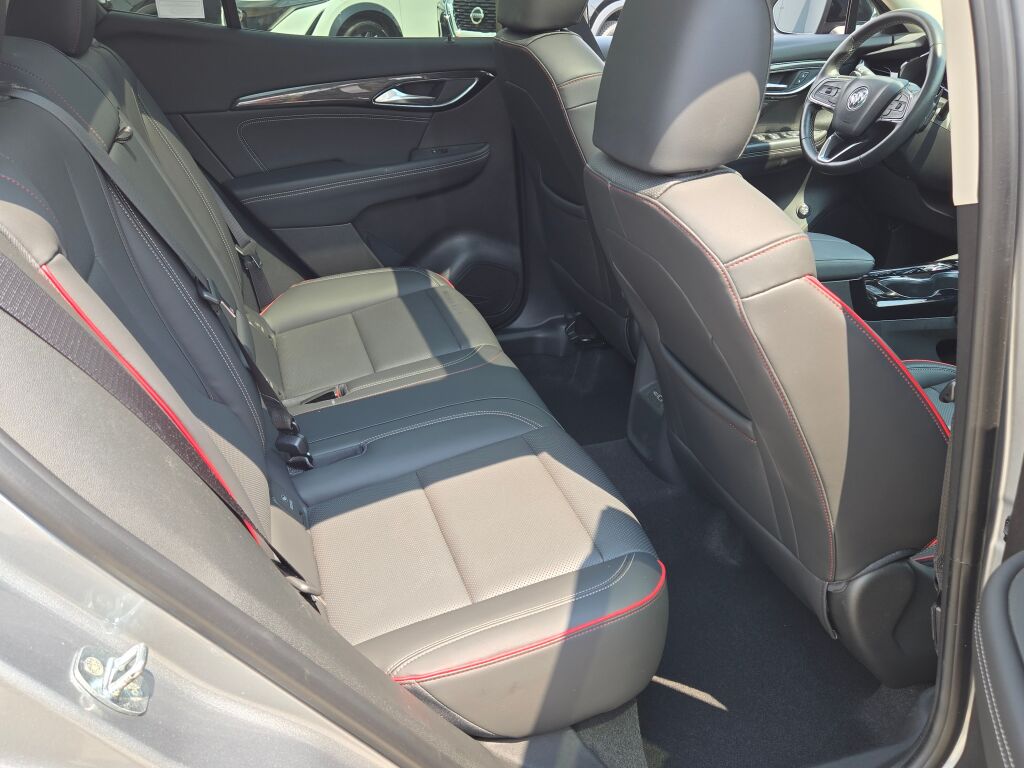 2023 Buick Envision Essence photo 7