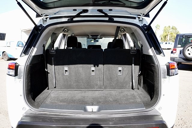 2023 Nissan Pathfinder SV photo 12