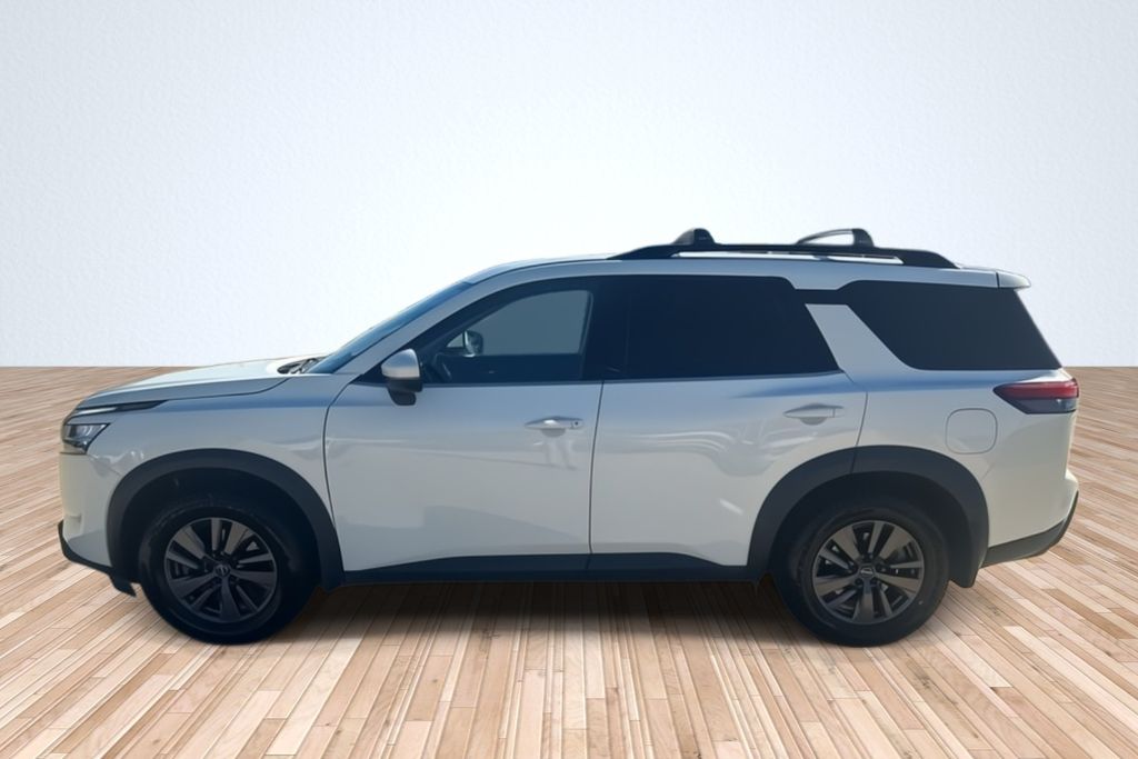2022 Nissan Pathfinder SV photo 4