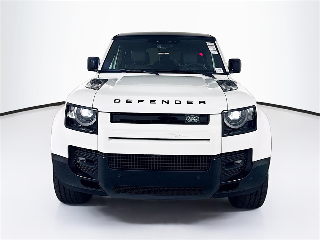 2025 Land Rover Defender 110 X-Dynamic SE photo 2