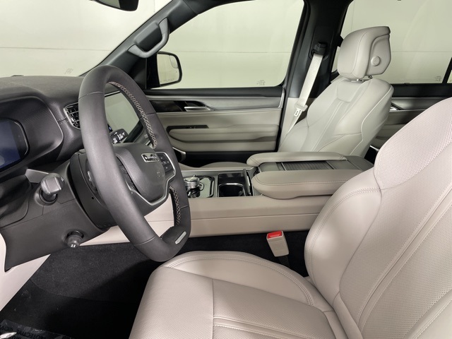 2025 Jeep Wagoneer Series III photo 18
