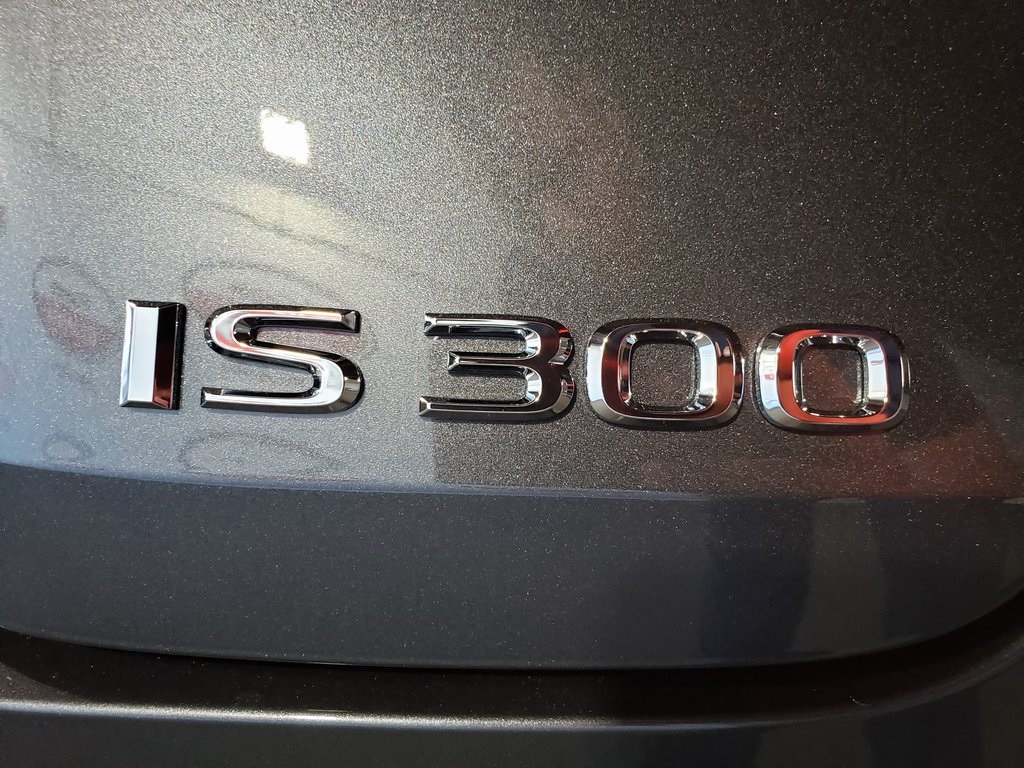 2025 Lexus IS 300 photo 10