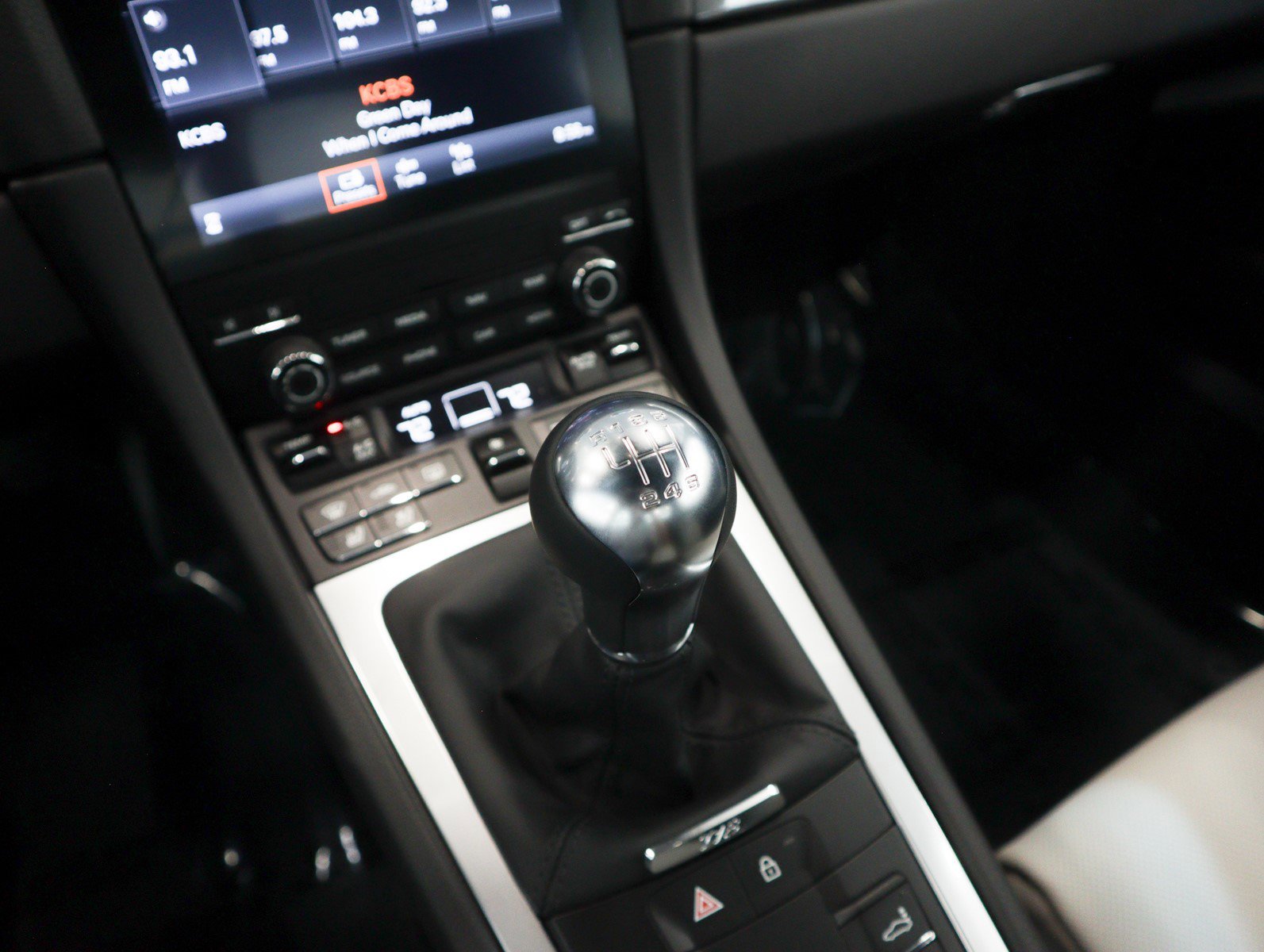 2025 Porsche Cayman photo 14