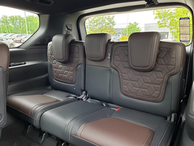 2025 Nissan Armada Platinum photo 21