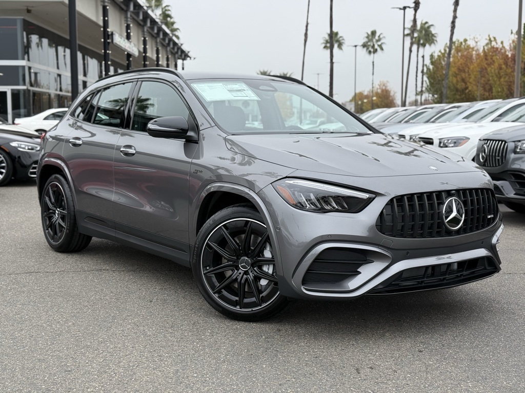 2026 Mercedes-Benz GLA AMG GLA 35's photo