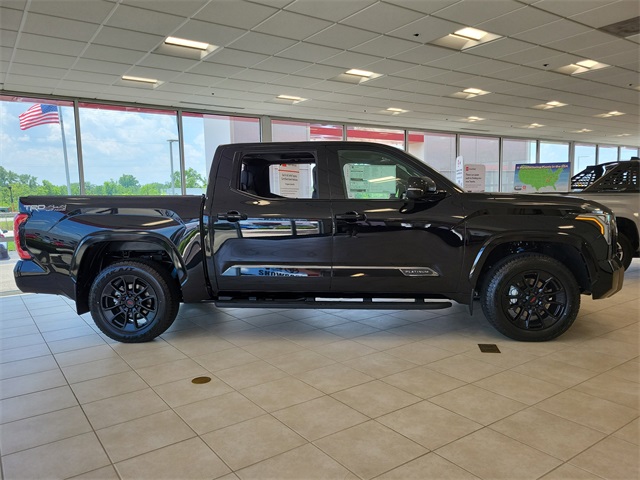 2025 Toyota Tundra Platinum CrewMax photo 4