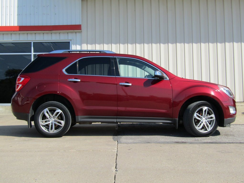 2016 Chevrolet Equinox LTZ photo 2