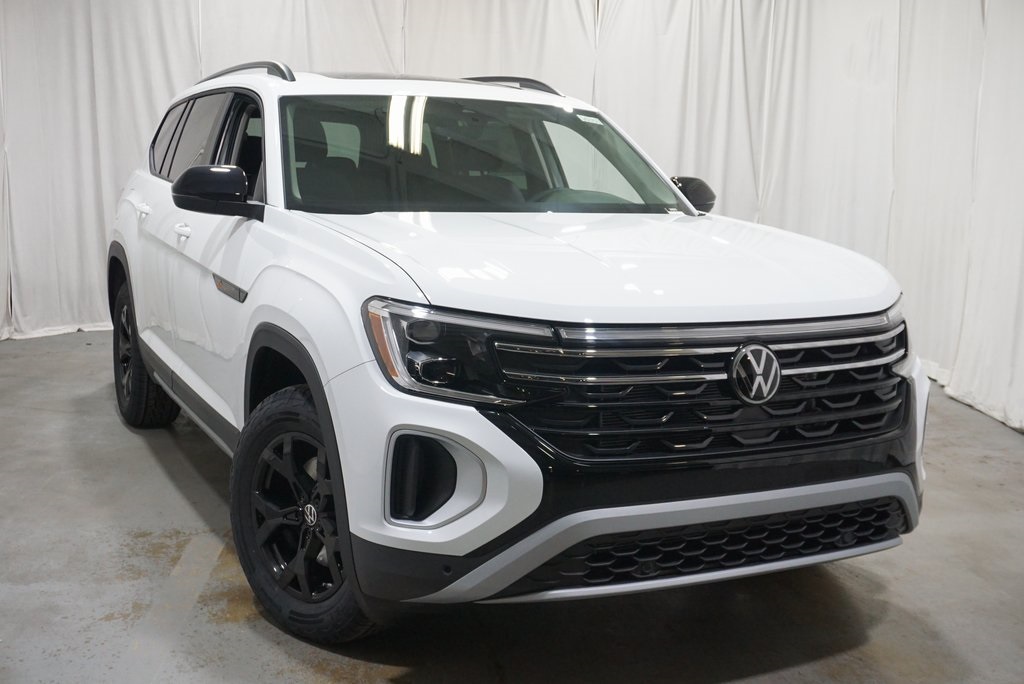 2025 Volkswagen Atlas Peak Edition SE photo 5