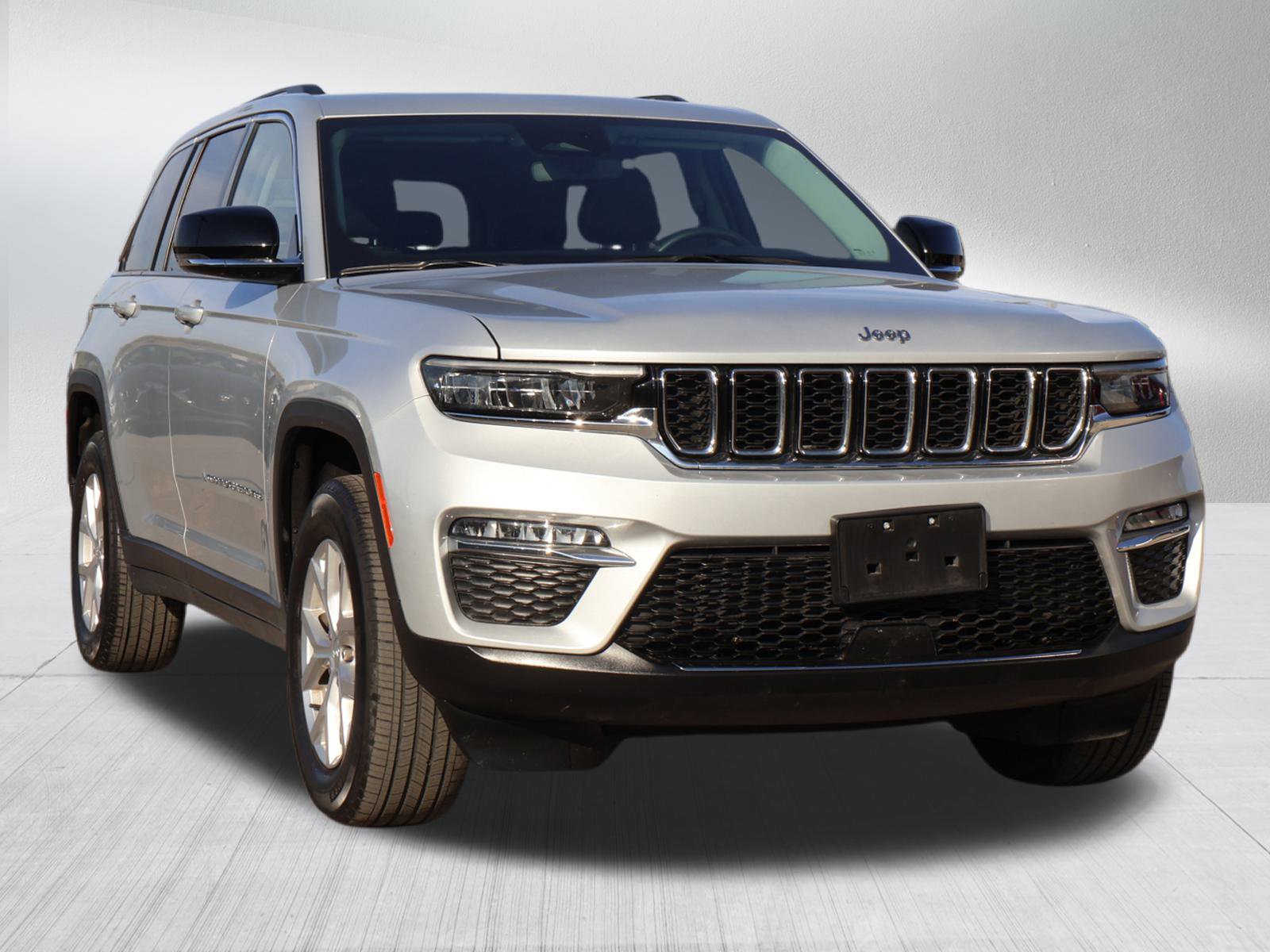 2023 Jeep Grand Cherokee Limited's photo