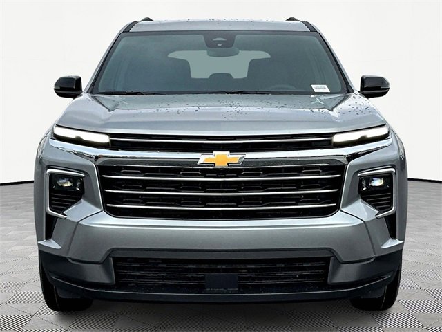 2026 Chevrolet Traverse photo 2