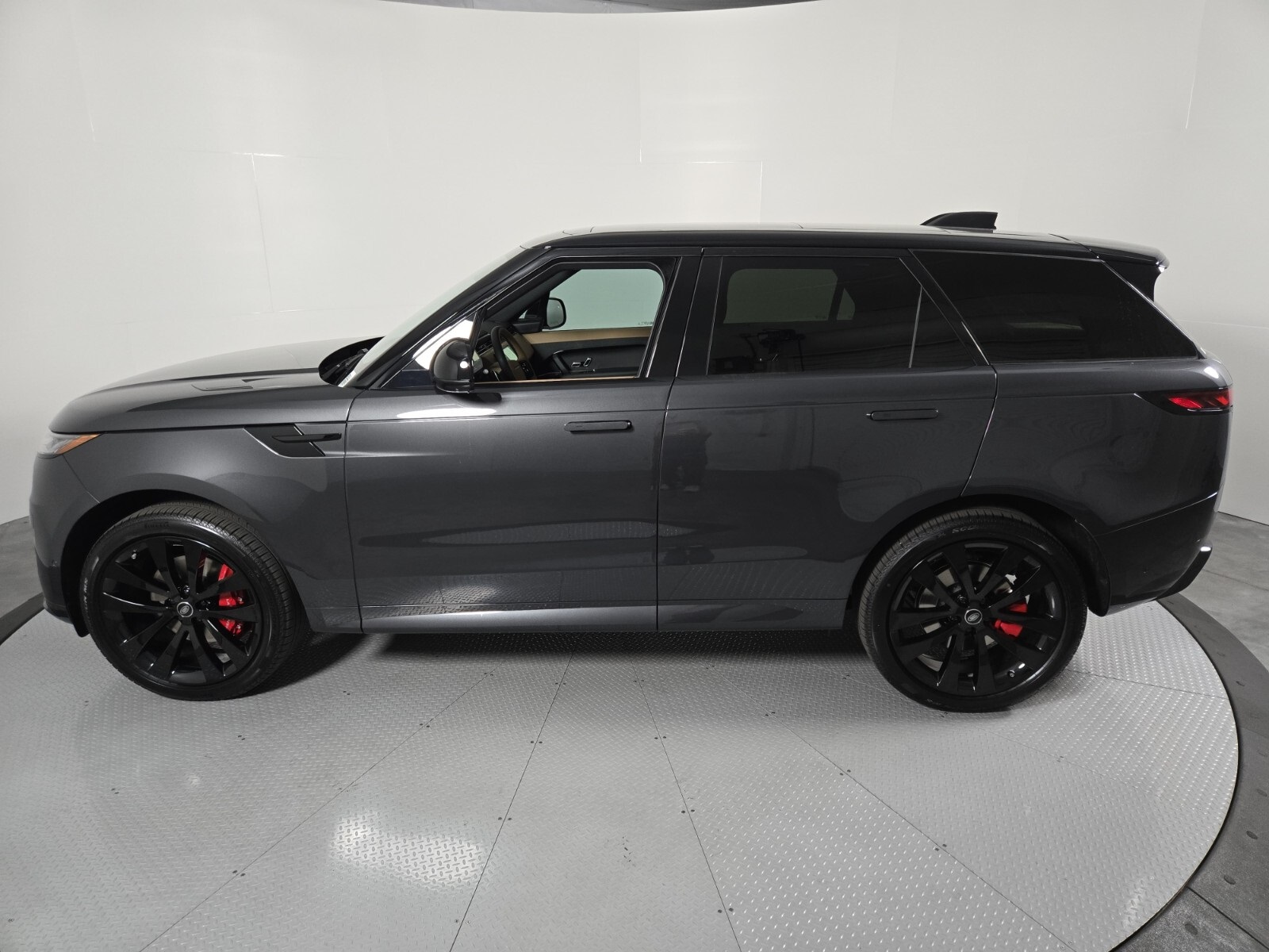 2025 Land Rover Range Rover Sport SE photo 5