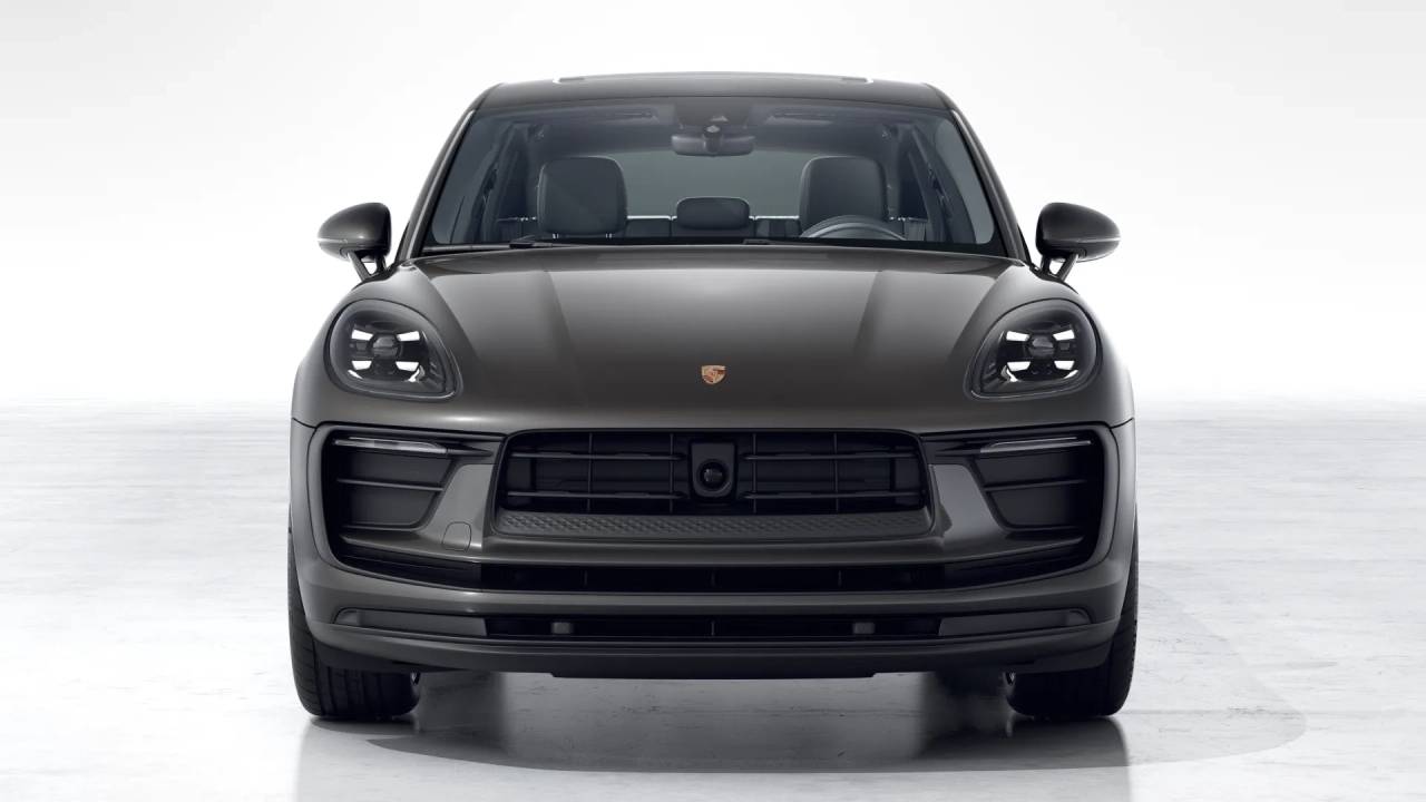 2026 Porsche Macan T photo 8
